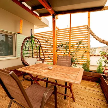 Alexander Golden View Apartment